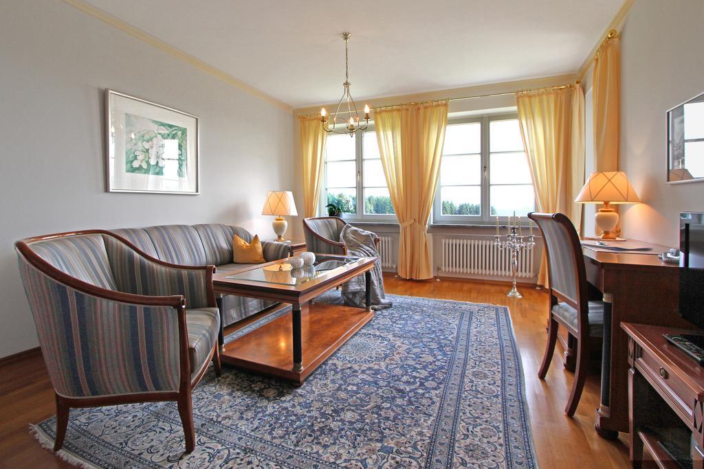 Gaestehaus Schloss *