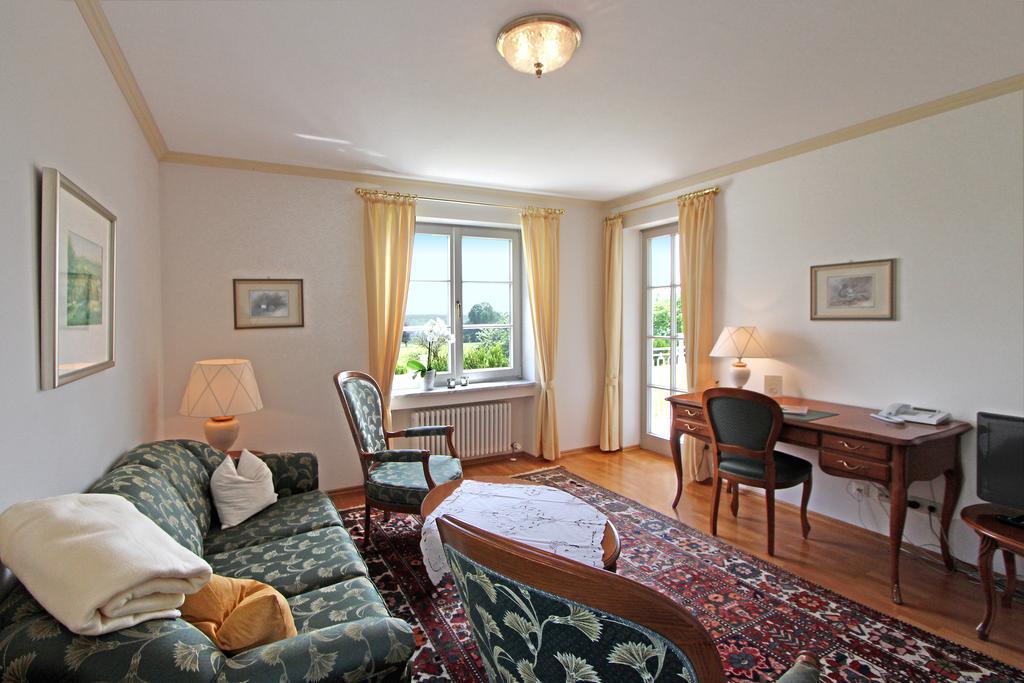 Gaestehaus Schloss *